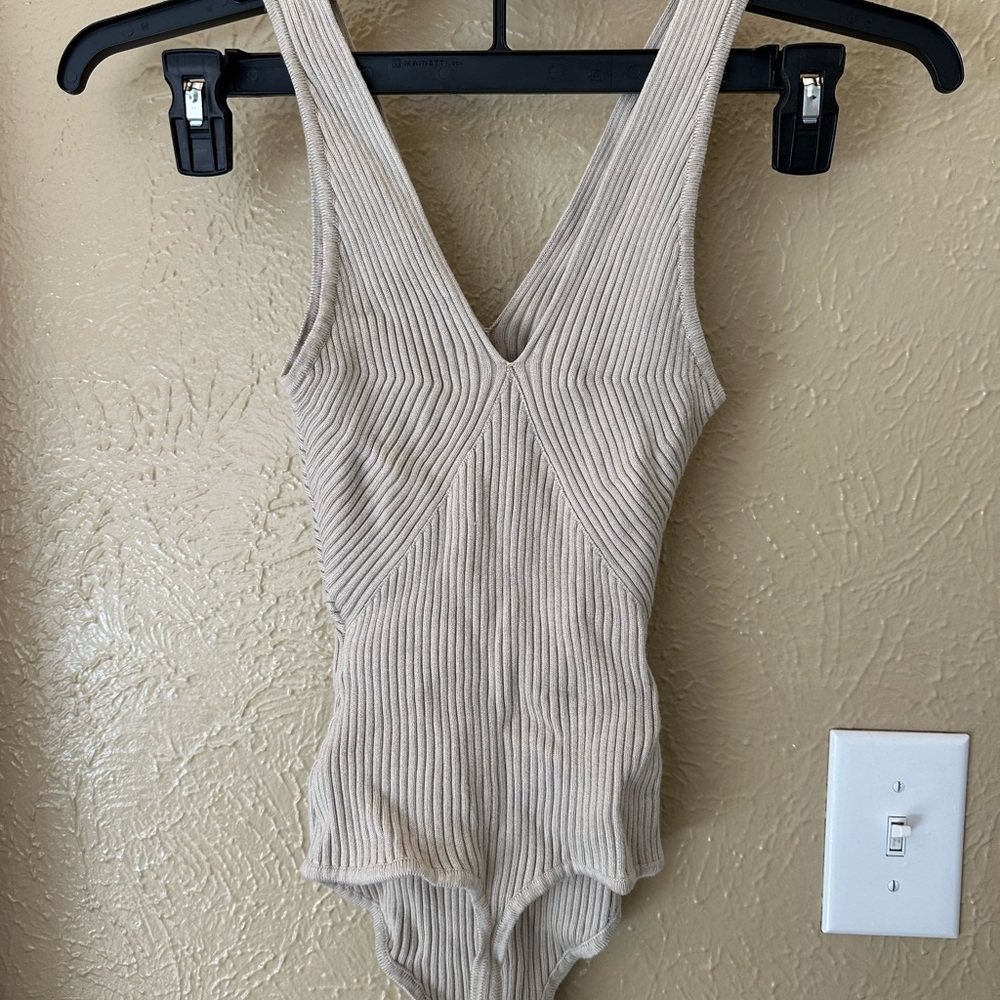 Abercrombie & Fitch Ribbed Cream V-Neck Bodysuit